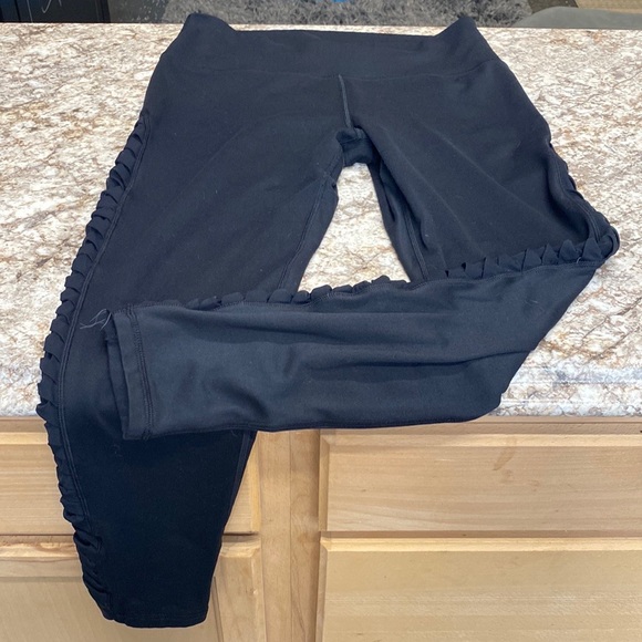 aerie Pants - Aerie leggings 🏃‍♀️ with sheer fabric ruched sides